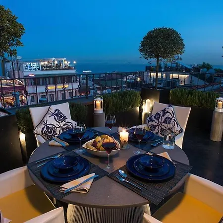 Seaview House Apartament *